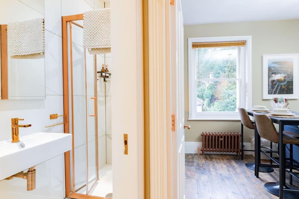 Stunning Boutique Flat In Central Location - Beatrice Bath Luaran gambar